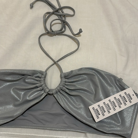 NWT UO Out From Under Isla Metallic Bandeau Bikini Top Size L SOLD OUT - Picture 7 of 12